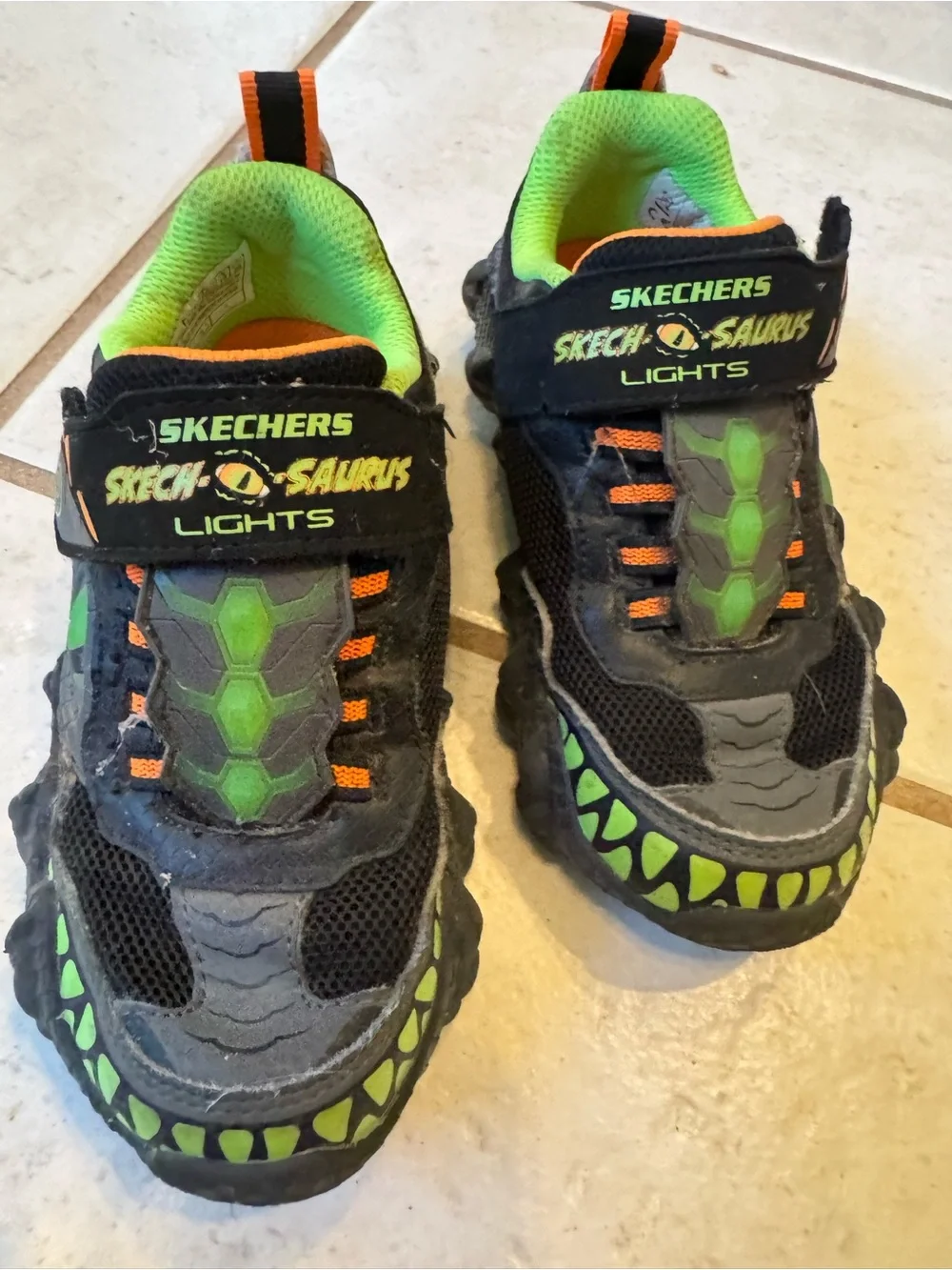 Skechers Sz 12 Kids' Black & Green Skele-Saurus Light-Up Sneakers